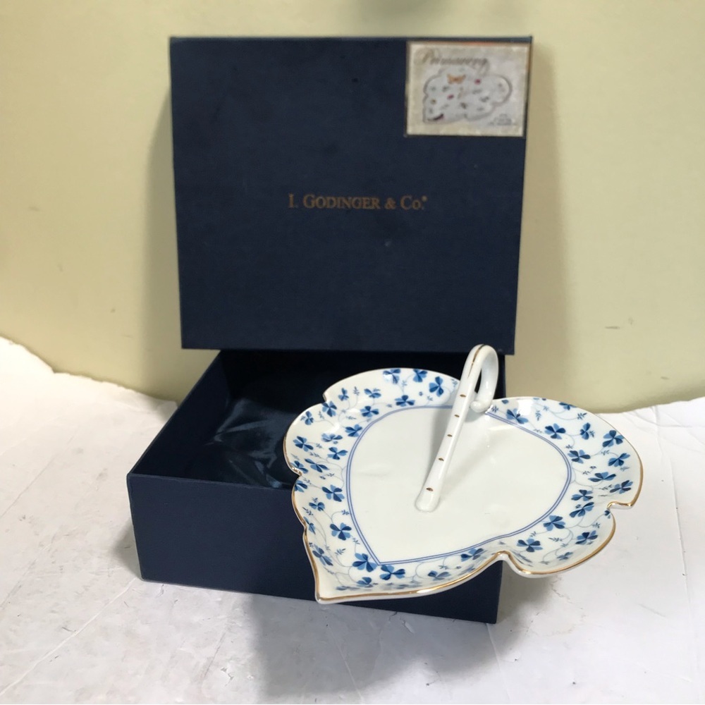 I. Godinger &Co NEW Blue Belle 8” Leaf Tray Candy Nut Trinket Heart Dish Vintage